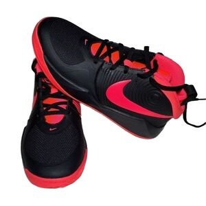 Nike Team Hustle D 9